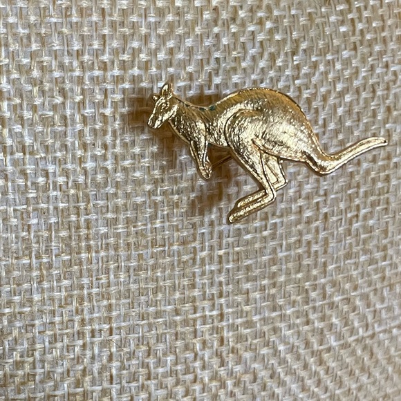 Bundle of Four Elegant Vintage Stick Pins - Picture 2 of 10